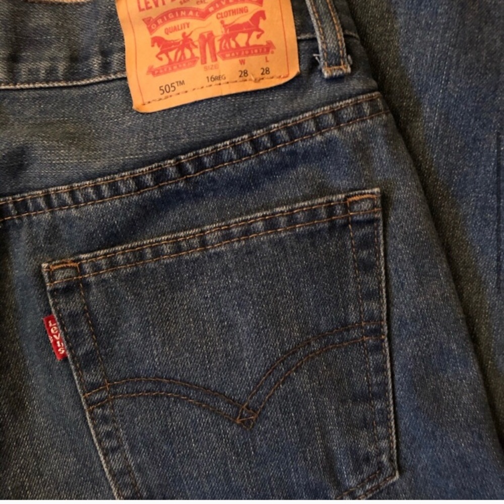 Levi’s 505 Jeans - Picture 2 of 6
